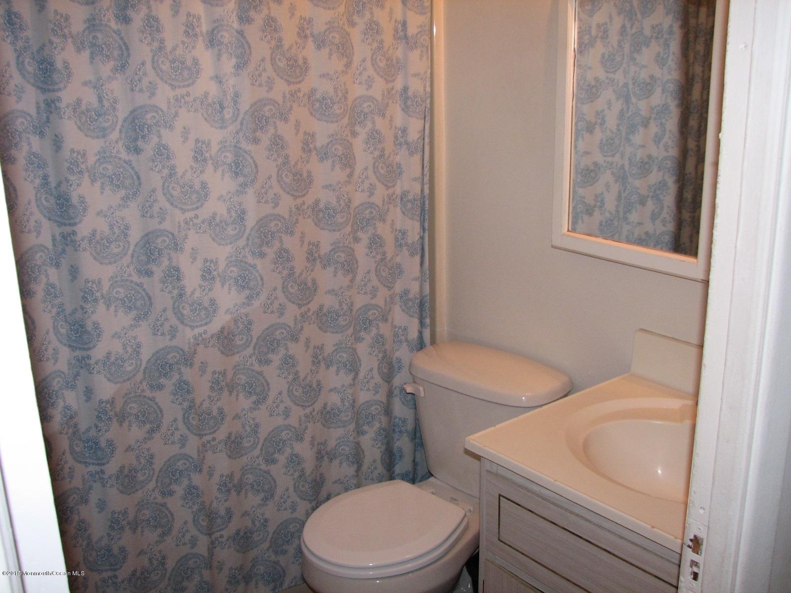 438 Main Street Keyport, NJ 07735 - Photo 4 of 27 IMG_7105
