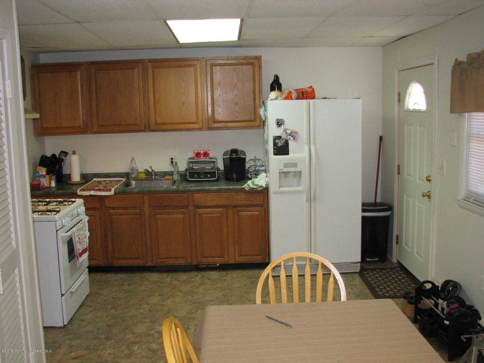 438 Main Street Keyport, NJ 07735 - Photo 6 of 27 IMG_7107