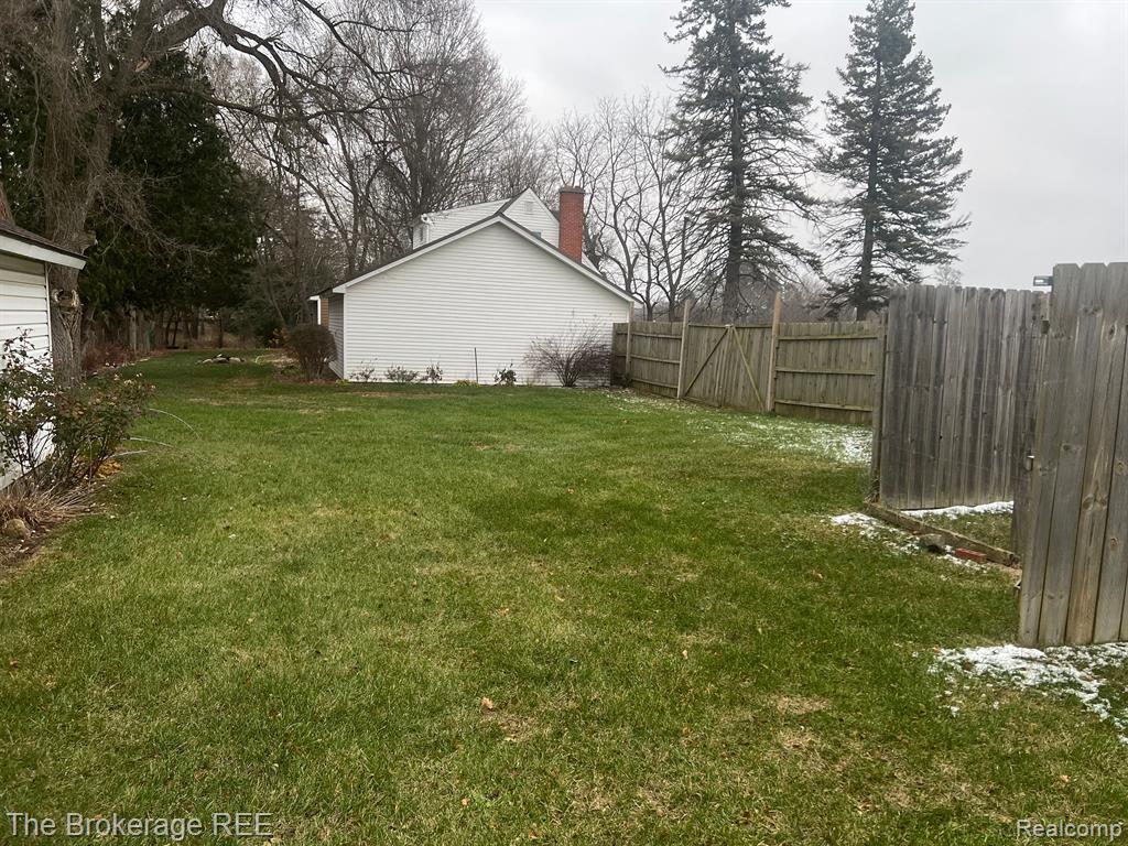 5432 Genesee Road Lapeer, MI 48446 - Photo 9 of 49