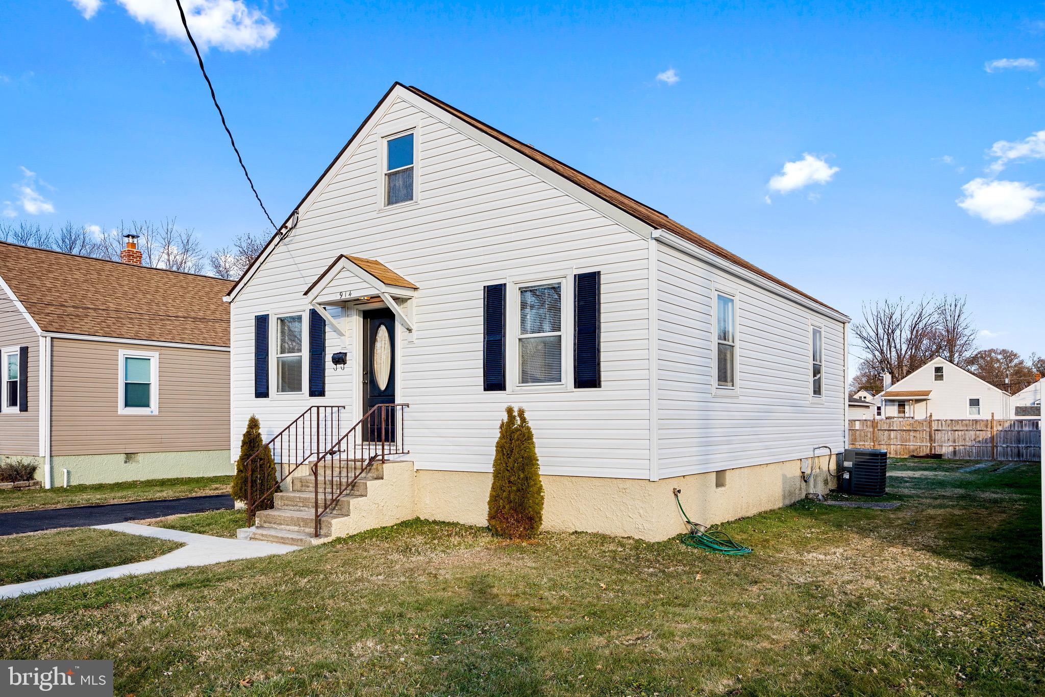 914 Woodlynn Road Baltimore, MD 21221 - Photo 1 of 21