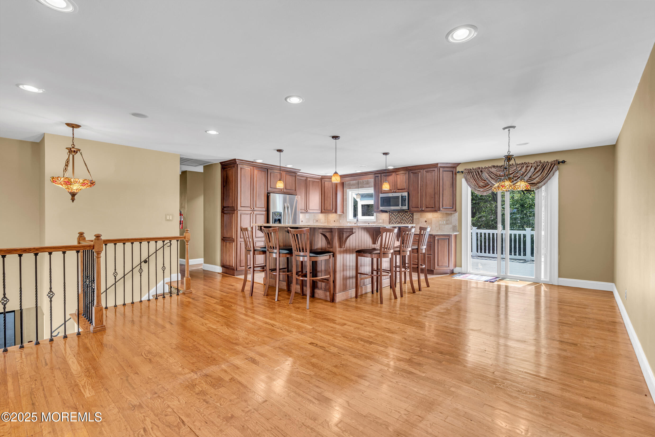 12 Windsor Road Howell, NJ 07731 - Photo 4 of 20 5 (2)