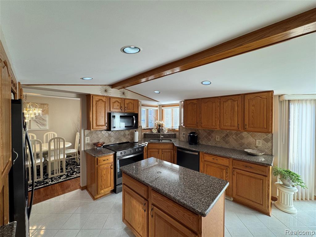 48583 Tilch Road Macomb, MI 48044 - Photo 16 of 53