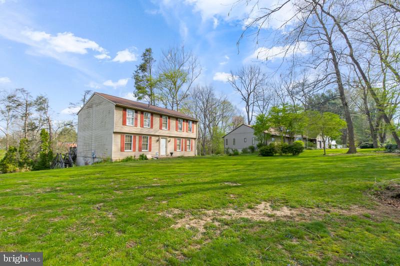 833 Old Road Strasburg, PA 17579 - Photo 2 of 34 Gallery Image 2