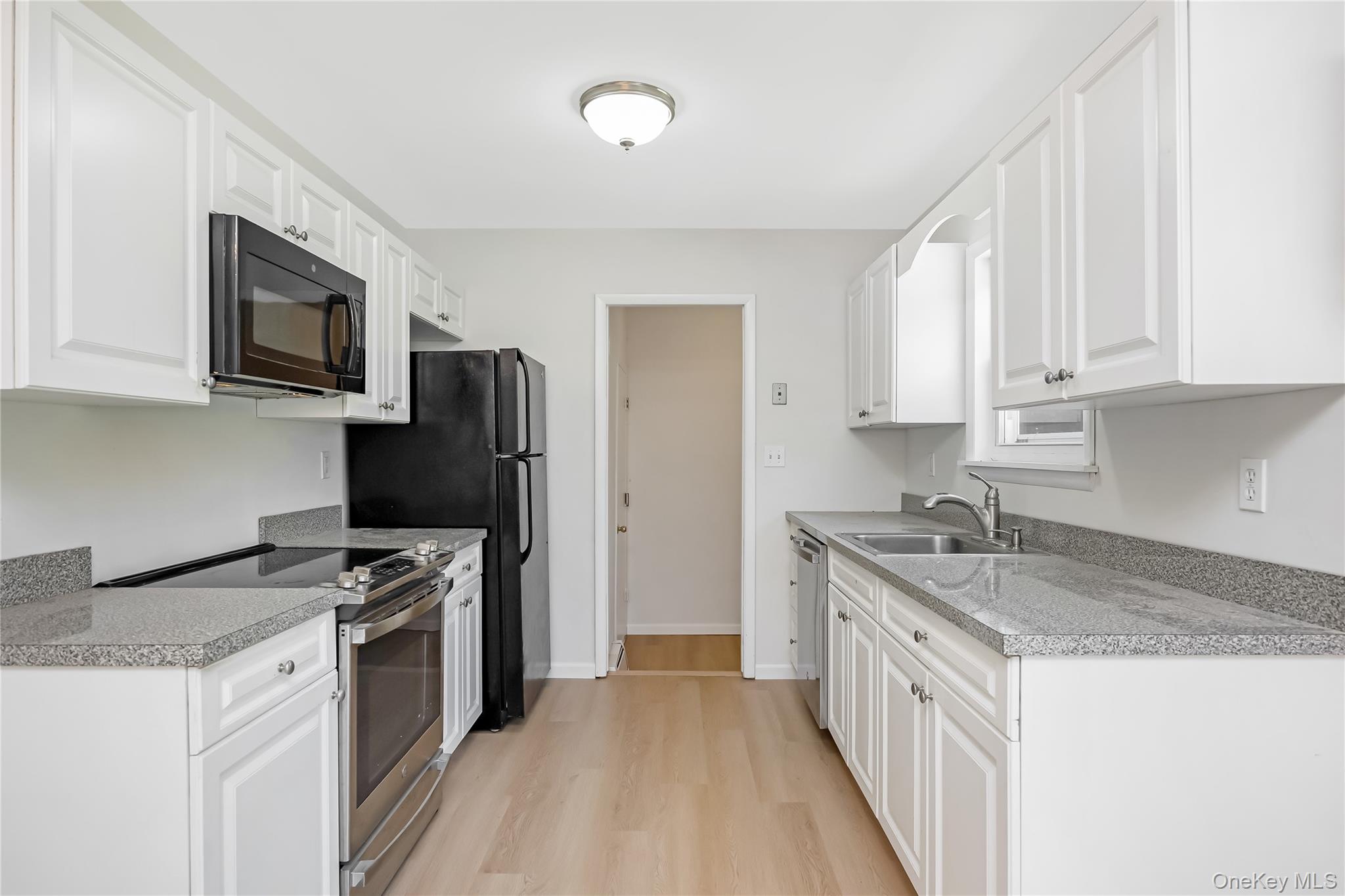 93 Raynor Road Ridge, NY 11961 - Photo 13 of 31 Gallery Image 13