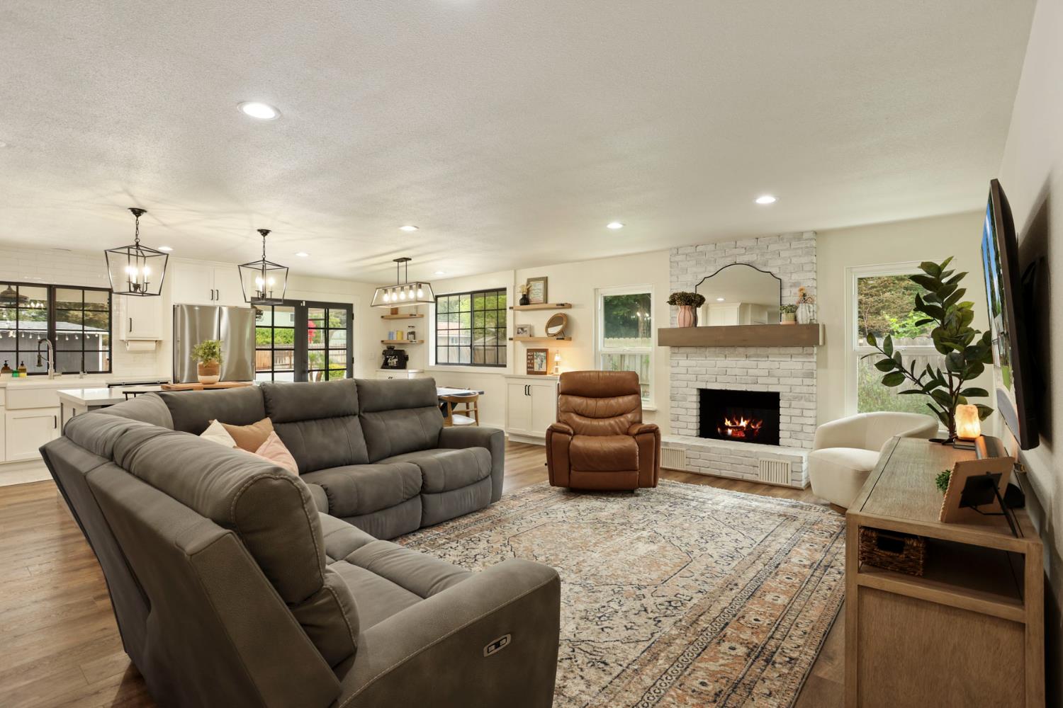 213 Primula Court Ripon, CA 95366 - Photo 8 of 58