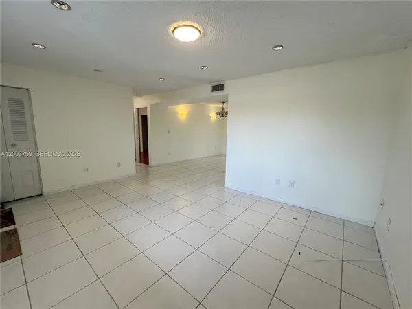 $2,300 | 8401 Southwest 107th Avenue, Unit 322E, Miami, FL 33173