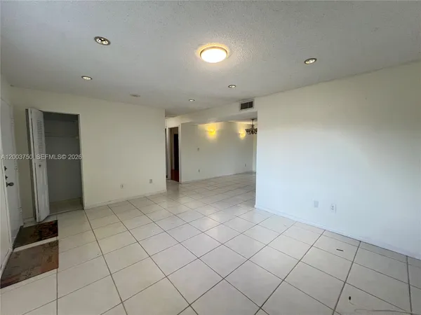 $2,300 | 8401 Southwest 107th Avenue, Unit 322E, Miami, FL 33173