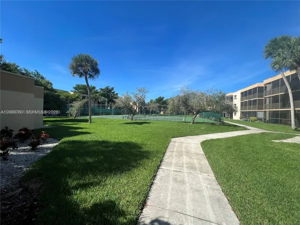 $2,300 | 8401 Southwest 107th Avenue, Unit 322E, Miami, FL 33173