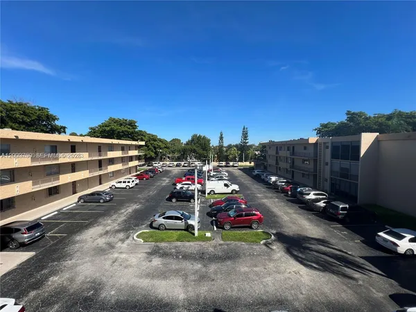 $2,300 | 8401 Southwest 107th Avenue, Unit 322E, Miami, FL 33173