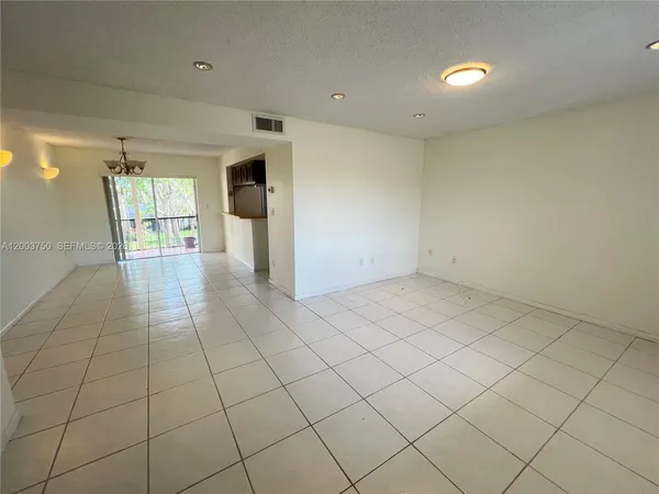 $2,300 | 8401 Southwest 107th Avenue, Unit 322E, Miami, FL 33173