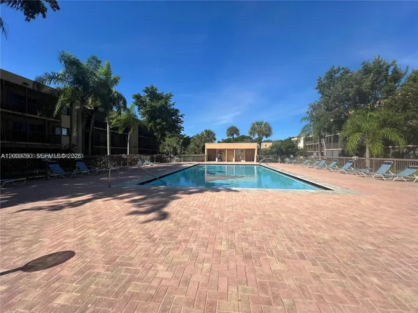 $2,300 | 8401 Southwest 107th Avenue, Unit 322E, Miami, FL 33173