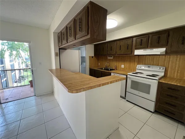 $2,300 | 8401 Southwest 107th Avenue, Unit 322E, Miami, FL 33173