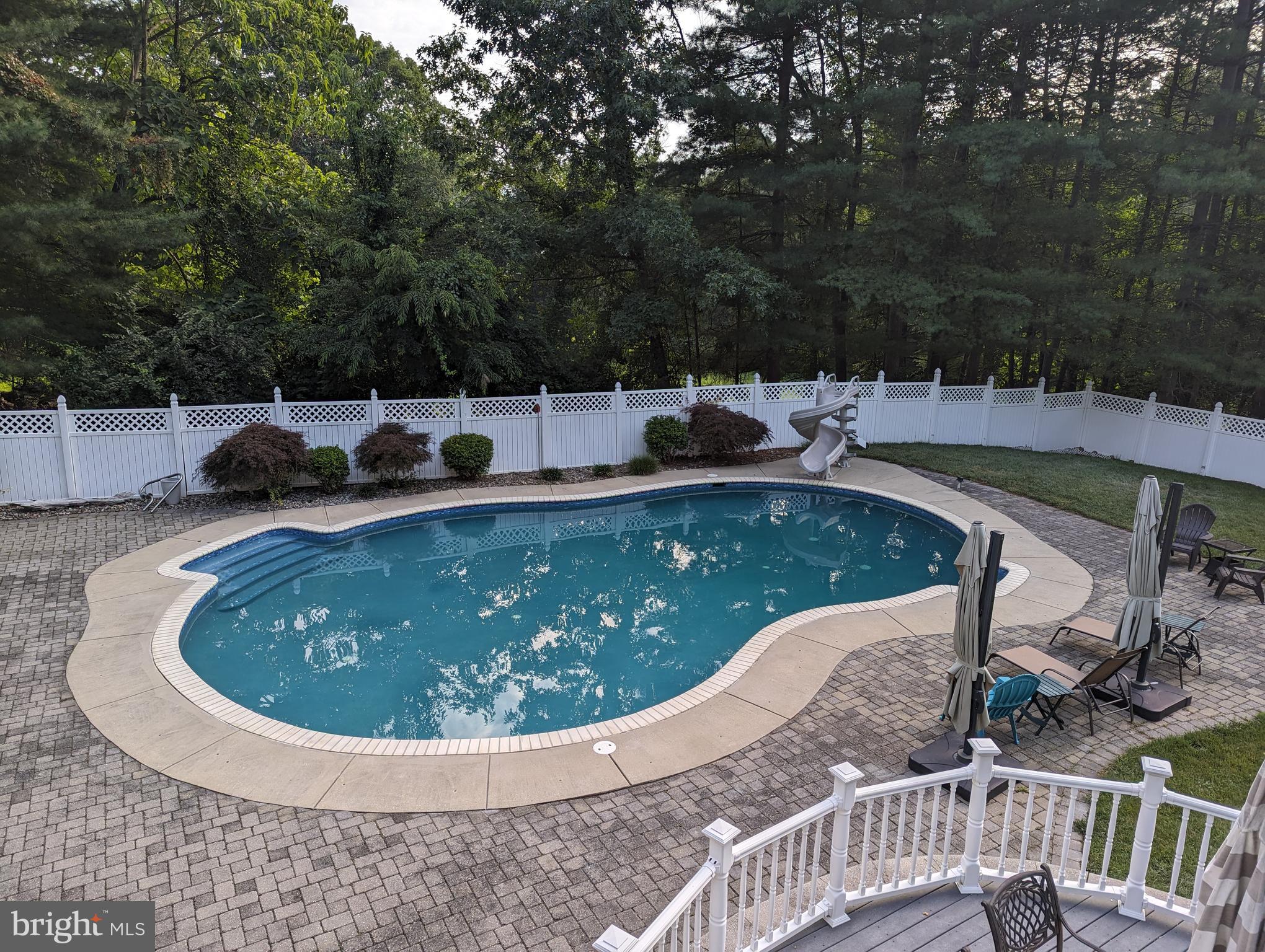 9836 Watkins Road Gaithersburg, MD 20882 - Photo 50 of 70 New tile, quartz, coping and caulk