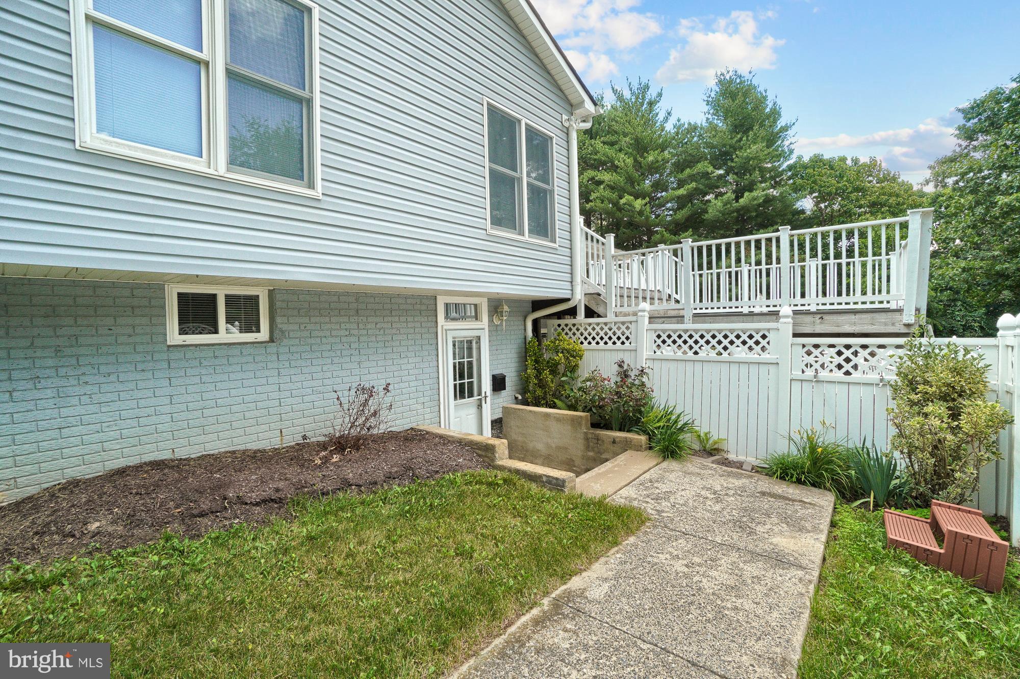9836 Watkins Road Gaithersburg, MD 20882 - Photo 69 of 70 Outside entrance to the separate apartment