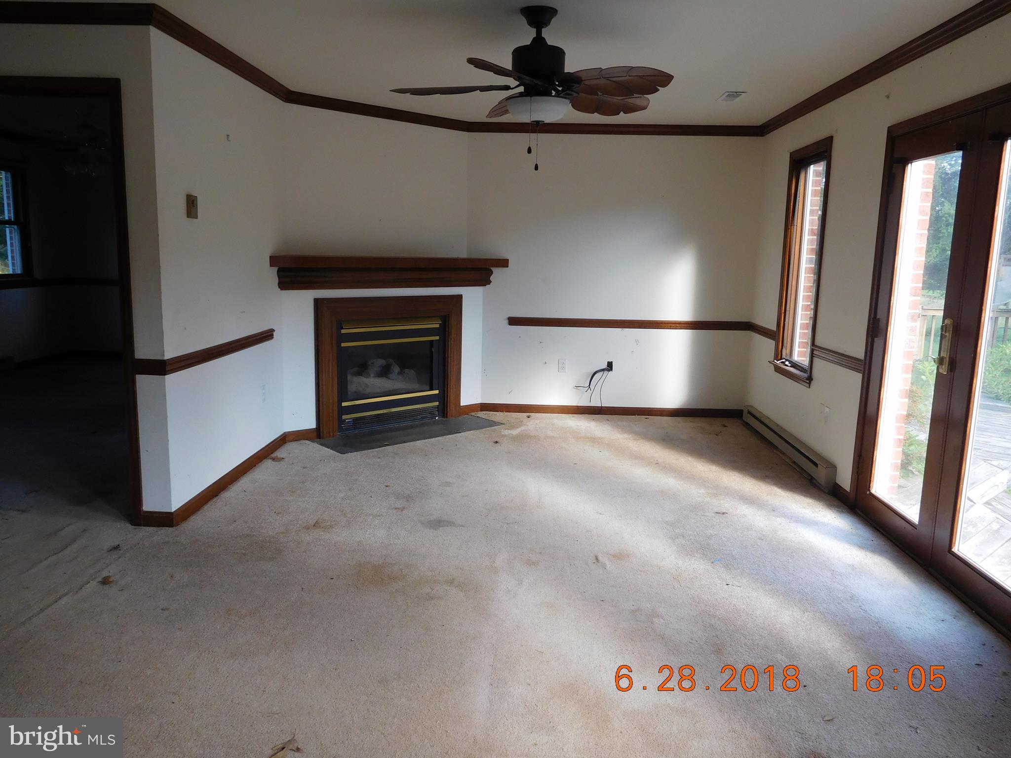 4041 Midland Road Midland, VA 22728 - Photo 5 of 11 Family Room