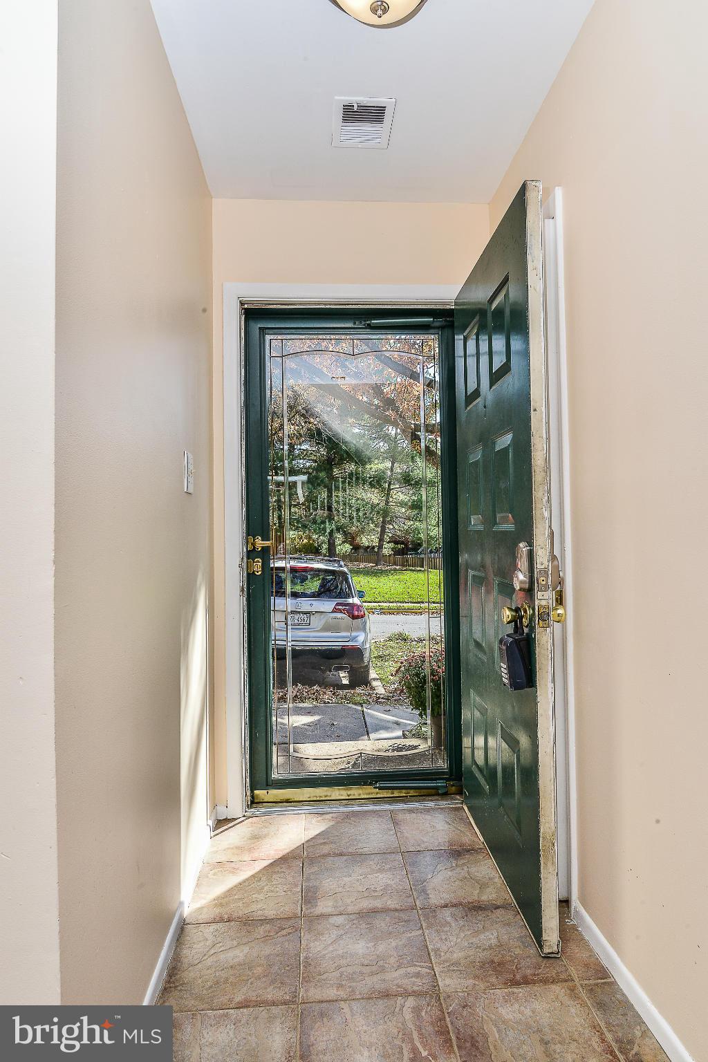 8806 Ridge Hollow Court Springfield, VA 22152 - Photo 3 of 25 Interior (General)