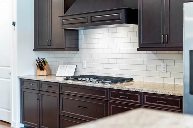 $750,000 | 305 Champions Court, El Campo, TX 77437