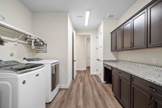 $750,000 | 305 Champions Court, El Campo, TX 77437