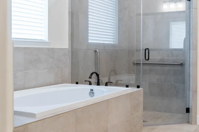 $750,000 | 305 Champions Court, El Campo, TX 77437