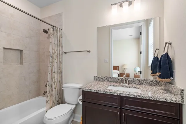 $750,000 | 305 Champions Court, El Campo, TX 77437