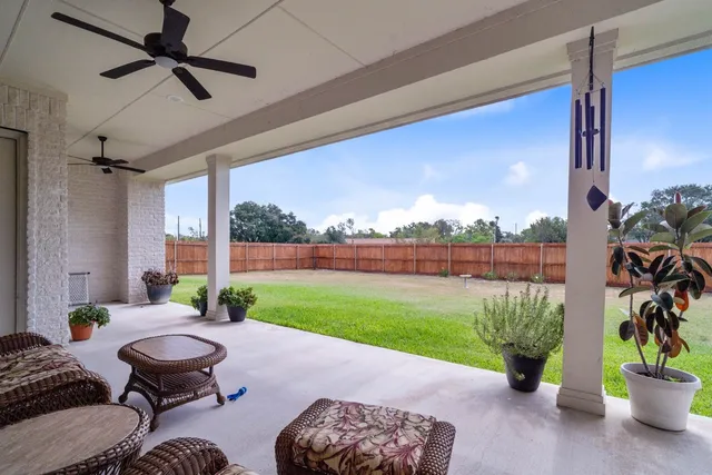 $750,000 | 305 Champions Court, El Campo, TX 77437