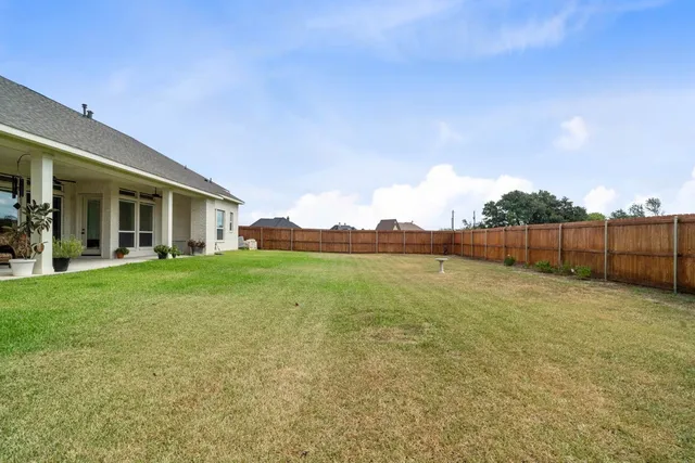 $750,000 | 305 Champions Court, El Campo, TX 77437