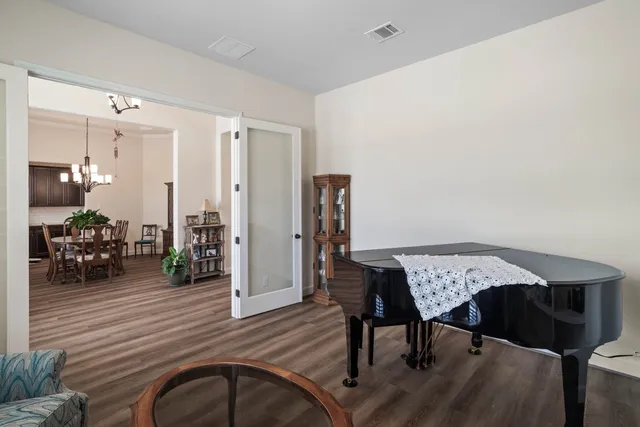 $750,000 | 305 Champions Court, El Campo, TX 77437