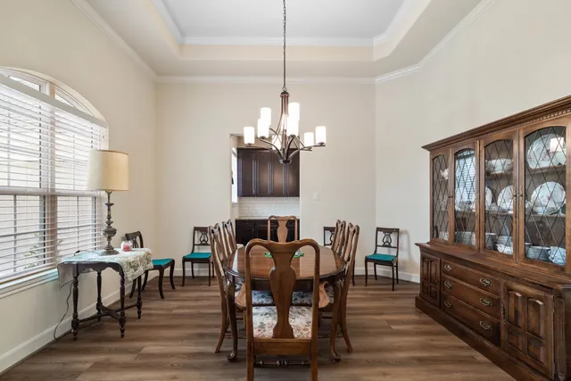 $750,000 | 305 Champions Court, El Campo, TX 77437