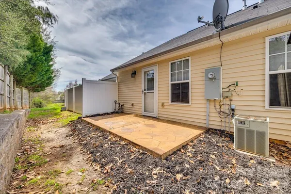 $1,800 | 2052 Shady Pond Drive, Clover, SC 29710