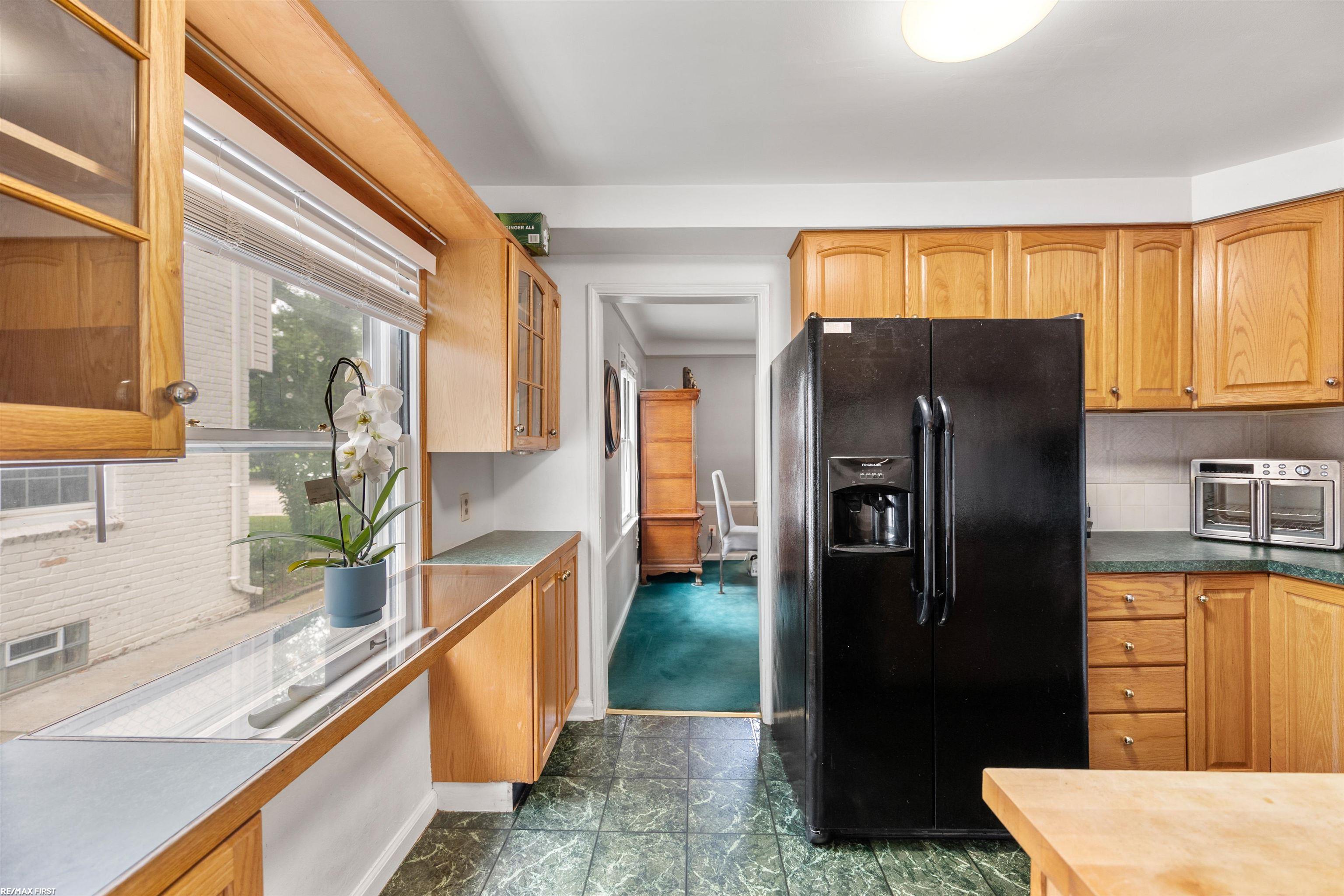 1400 Vernier Road Grosse Pointe, MI 48236 - Photo 12 of 33 50150529-C709FBFC-FDBD-42EA-ABA2-3B92457E8915.JPG