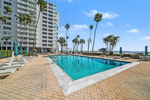 $2,400 | 2401 Bayshore Boulevard, Unit 1007, Tampa, FL 33629