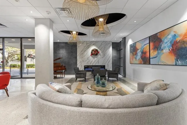 $2,400 | 2401 Bayshore Boulevard, Unit 1007, Tampa, FL 33629