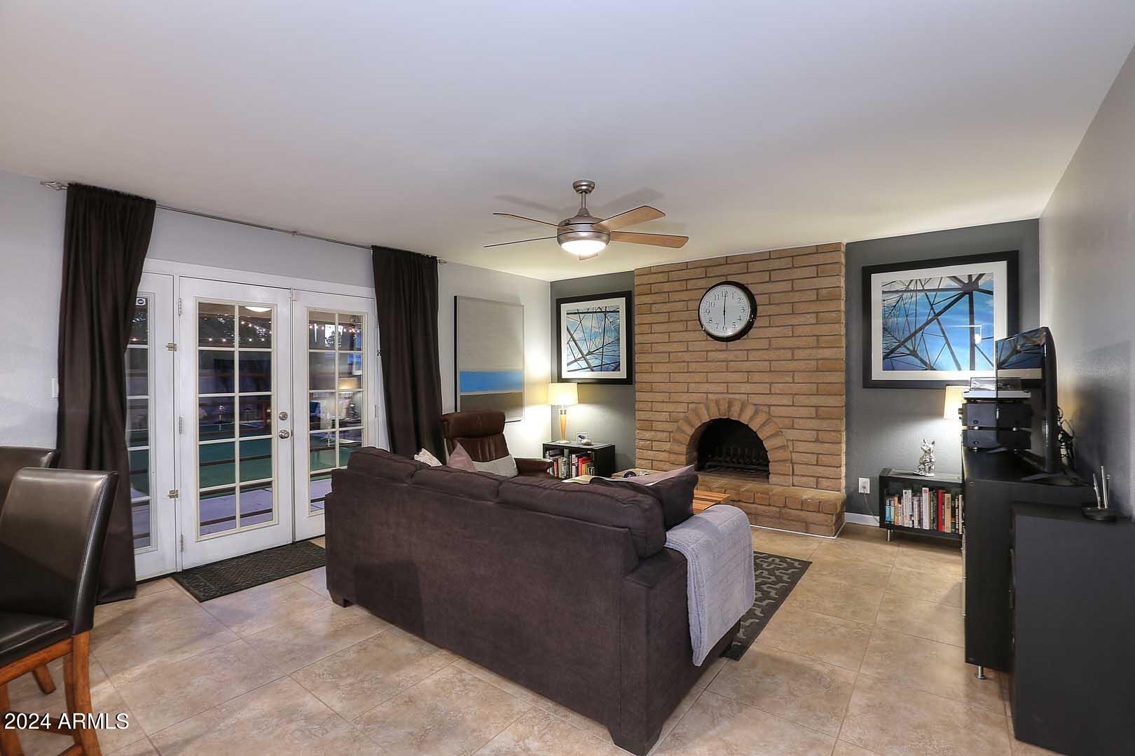 2415 West Redfield Road Phoenix, AZ 85023 - Photo 18 of 71 Night-Family Room