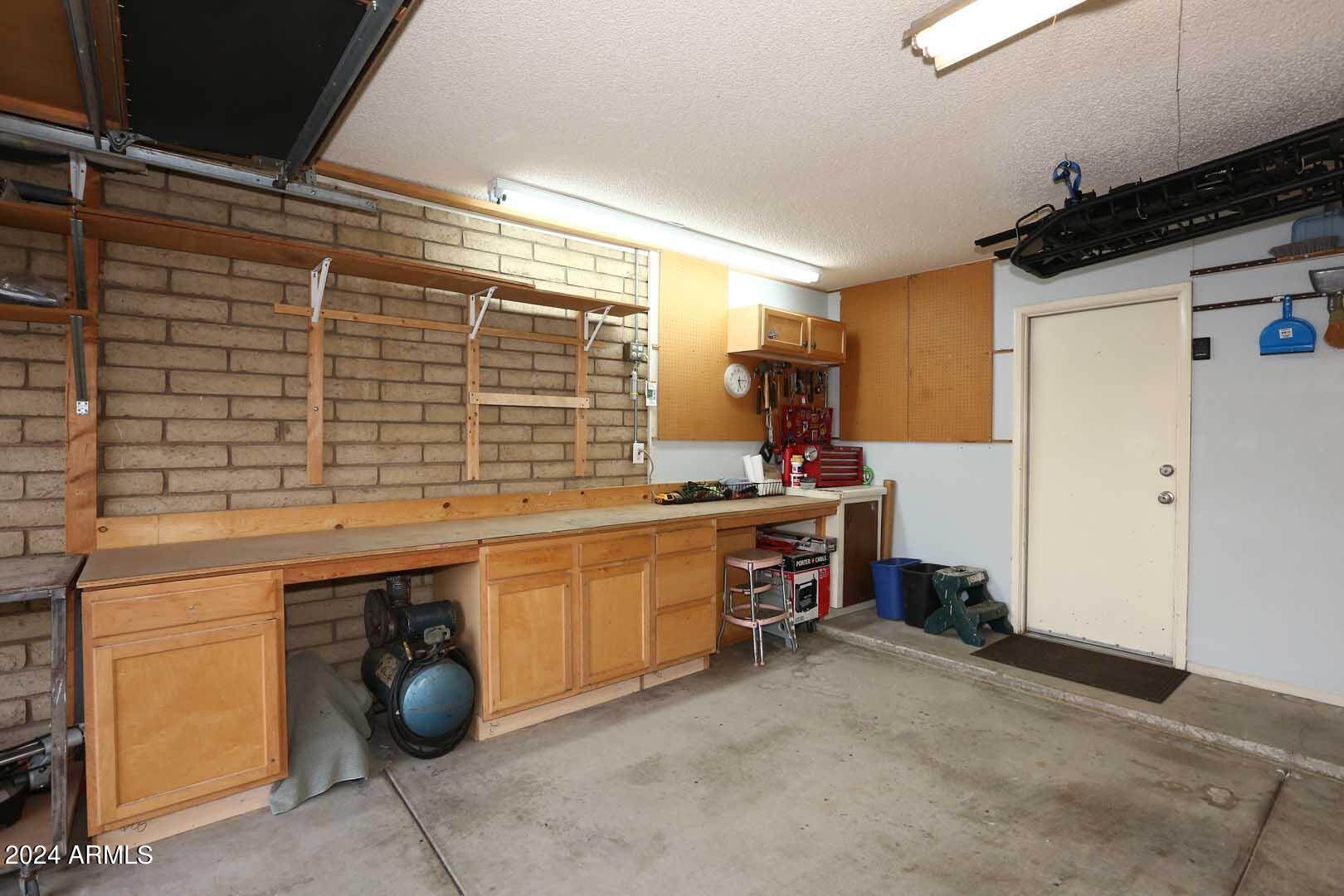 2415 West Redfield Road Phoenix, AZ 85023 - Photo 70 of 71 Garage-Work Bench