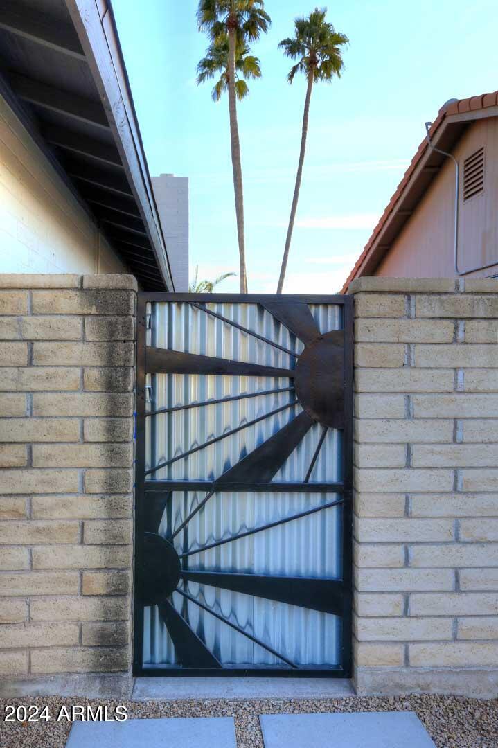 2415 West Redfield Road Phoenix, AZ 85023 - Photo 7 of 71 Custom Side Gate