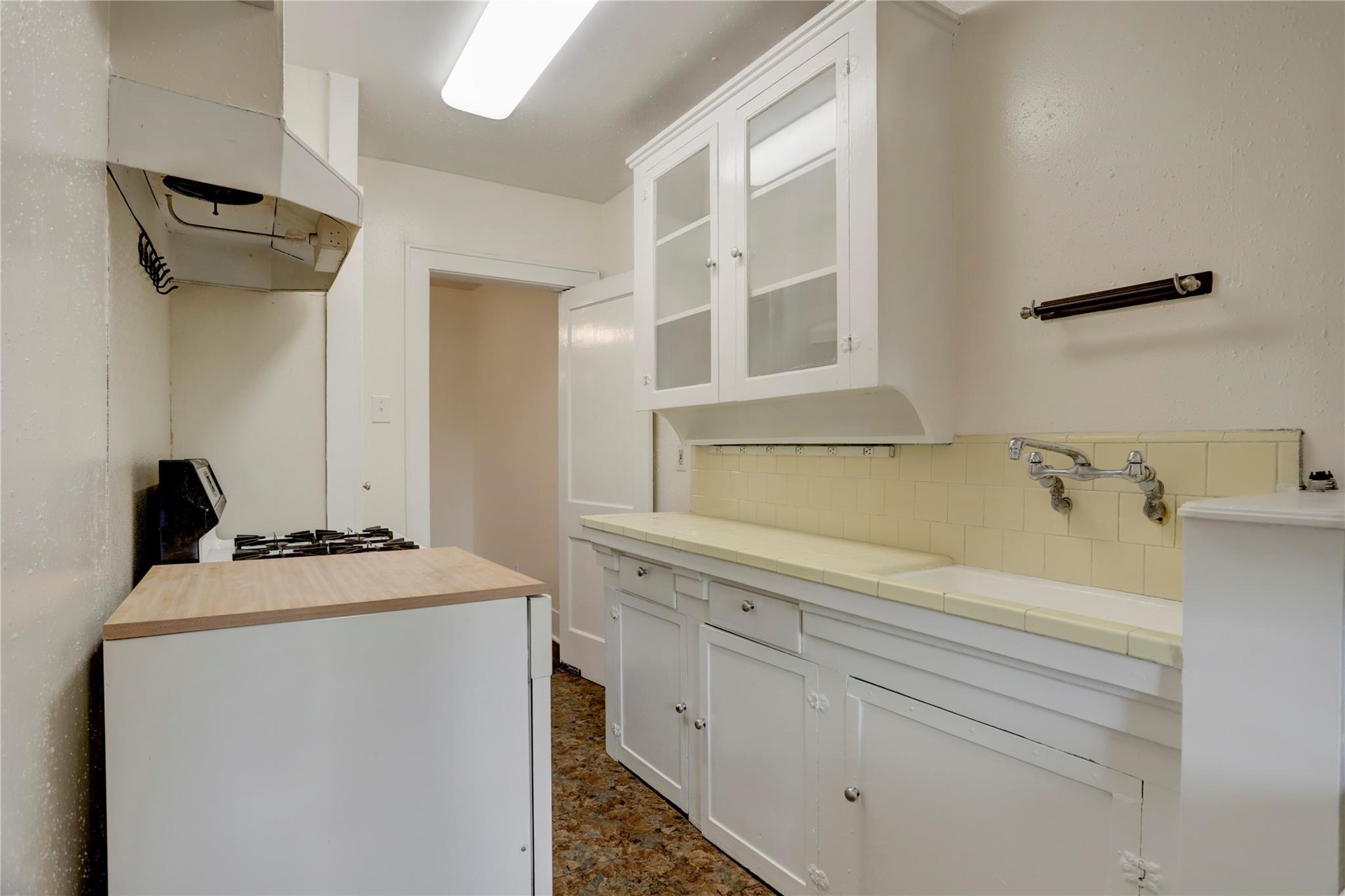607 West Pierce Street Houston, TX 77019 - Photo 11 of 20 a utility room with dryer and washer