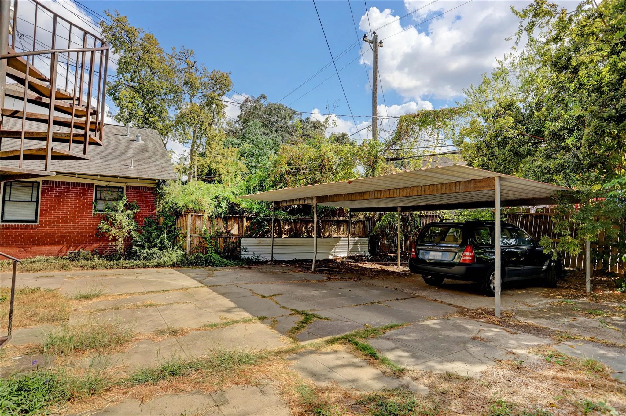 607 West Pierce Street Houston, TX 77019 - Photo 18 of 20 a view of a car park in front of house