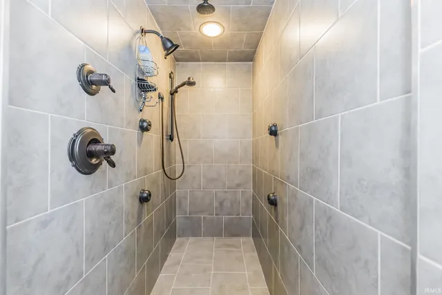 $675,000 | 4559 East 100 South, Hartford City, IN 47348