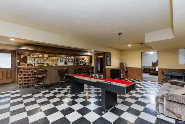 $675,000 | 4559 East 100 South, Hartford City, IN 47348