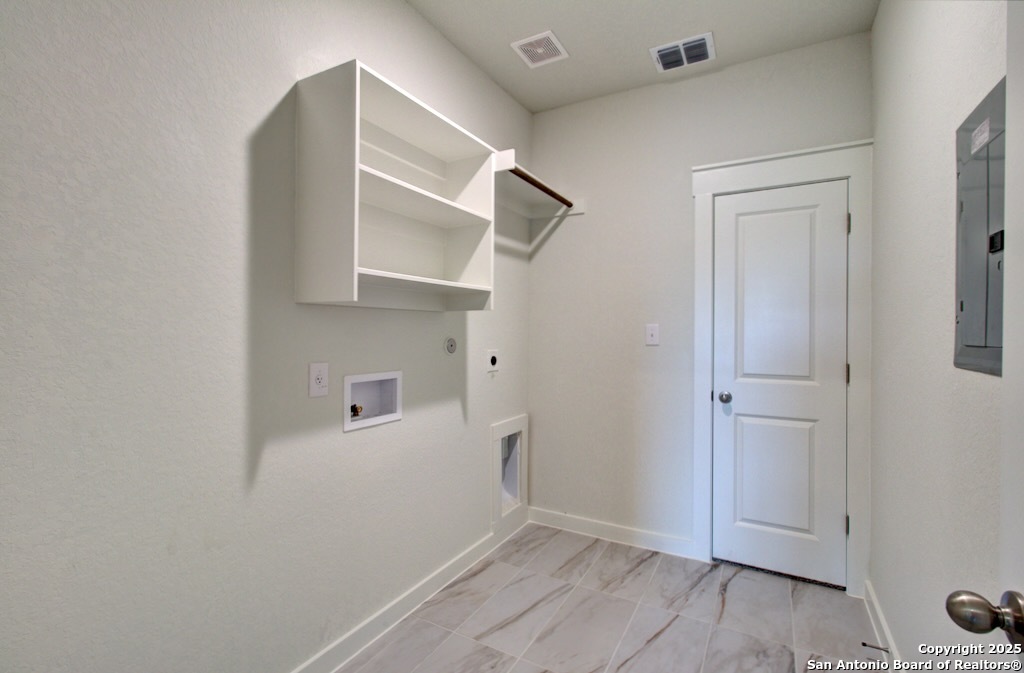 3625 Meteor Road New Braunfels, TX 78130 - Photo 27 of 39 a view of an empty room with closet and a window