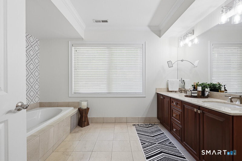16 Hayestown Road, Unit A101 Danbury, CT 06811 - Photo 18 of 31