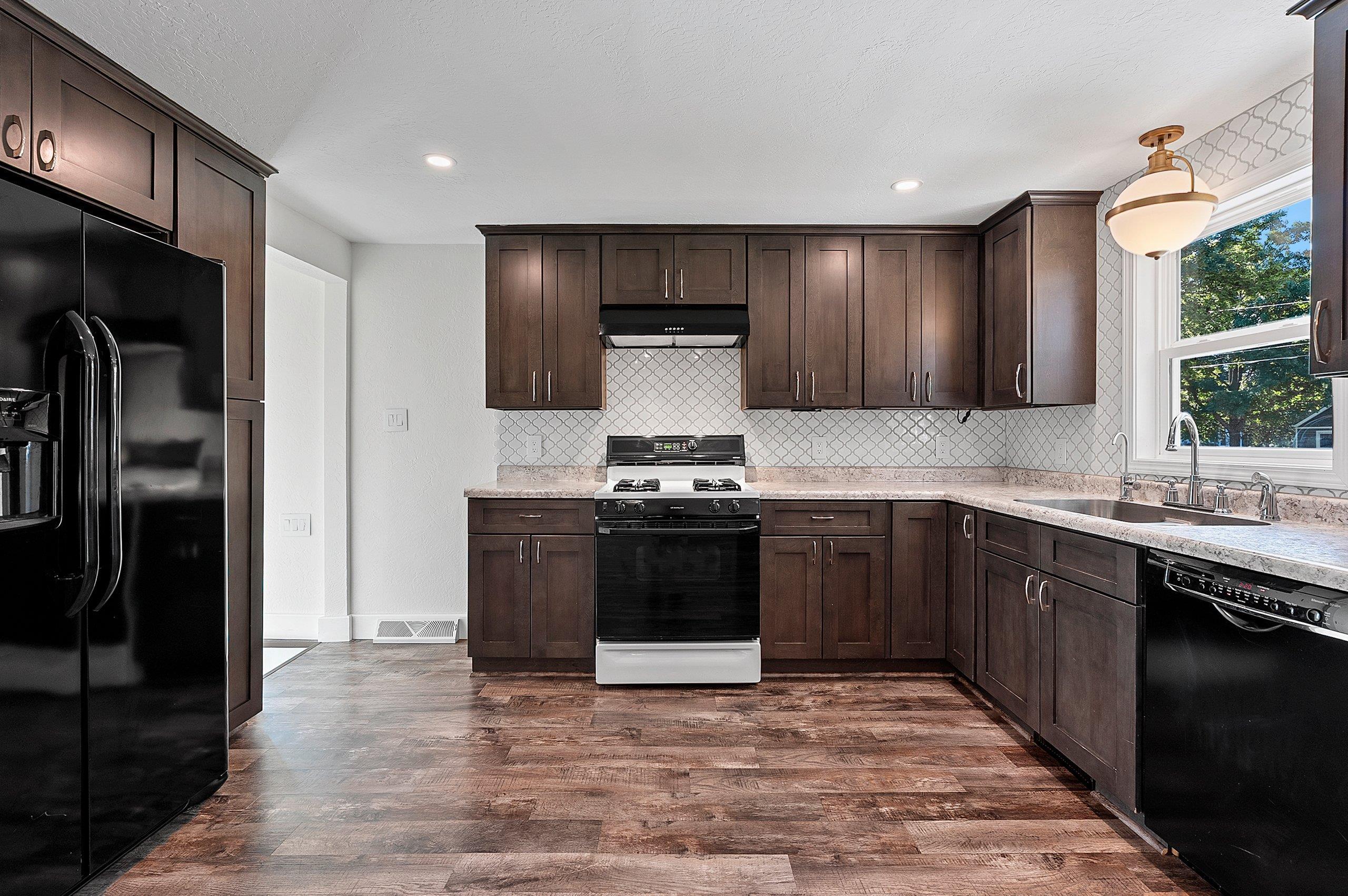 712 East 3rd Street Kimberly, WI 54136 - Photo 9 of 45