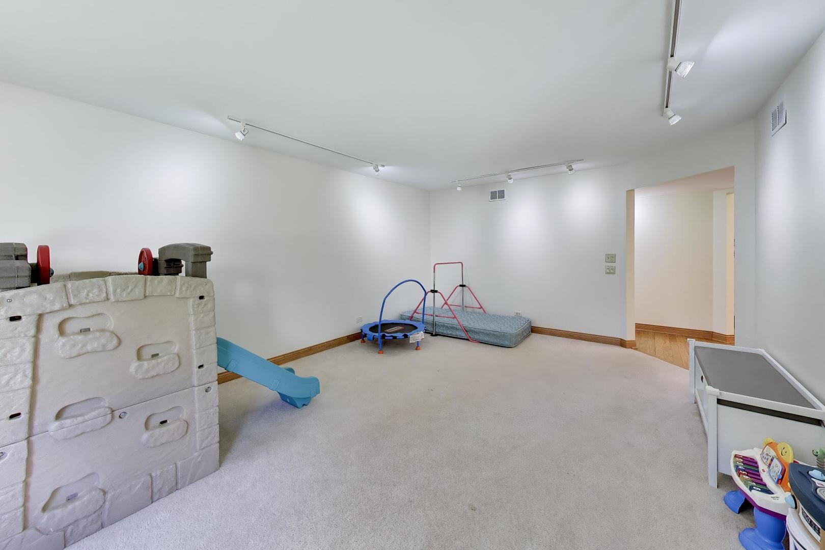 1104 Nottingham Lane Elgin, IL 60120 - Photo 19 of 59