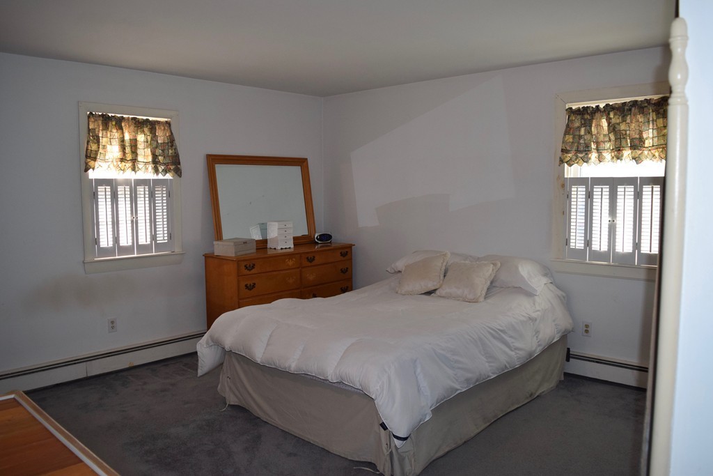 176 Shore Road Pocasset, MA 02559 - Photo 11 of 27 Gallery Image 11
