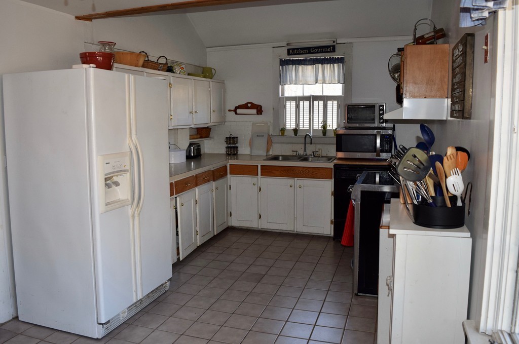 176 Shore Road Pocasset, MA 02559 - Photo 17 of 27 Gallery Image 17