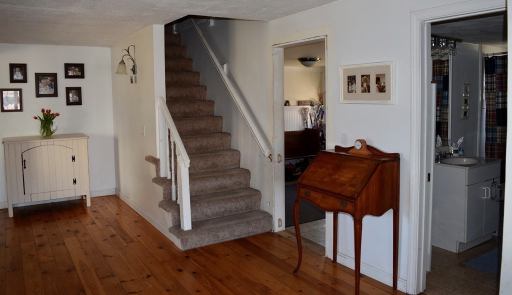176 Shore Road Pocasset, MA 02559 - Photo 18 of 27 Gallery Image 18