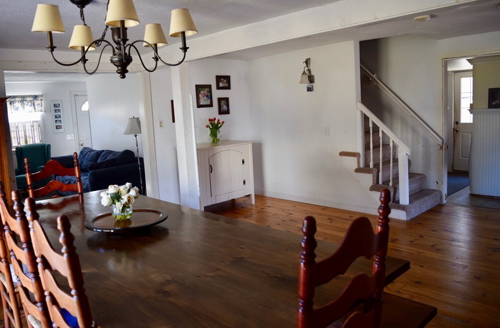 176 Shore Road Pocasset, MA 02559 - Photo 3 of 27 Gallery Image 3