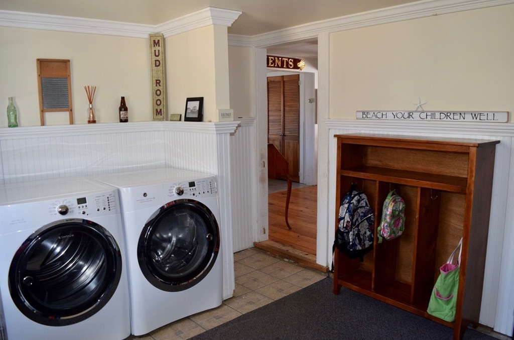 176 Shore Road Pocasset, MA 02559 - Photo 9 of 27 Gallery Image 9
