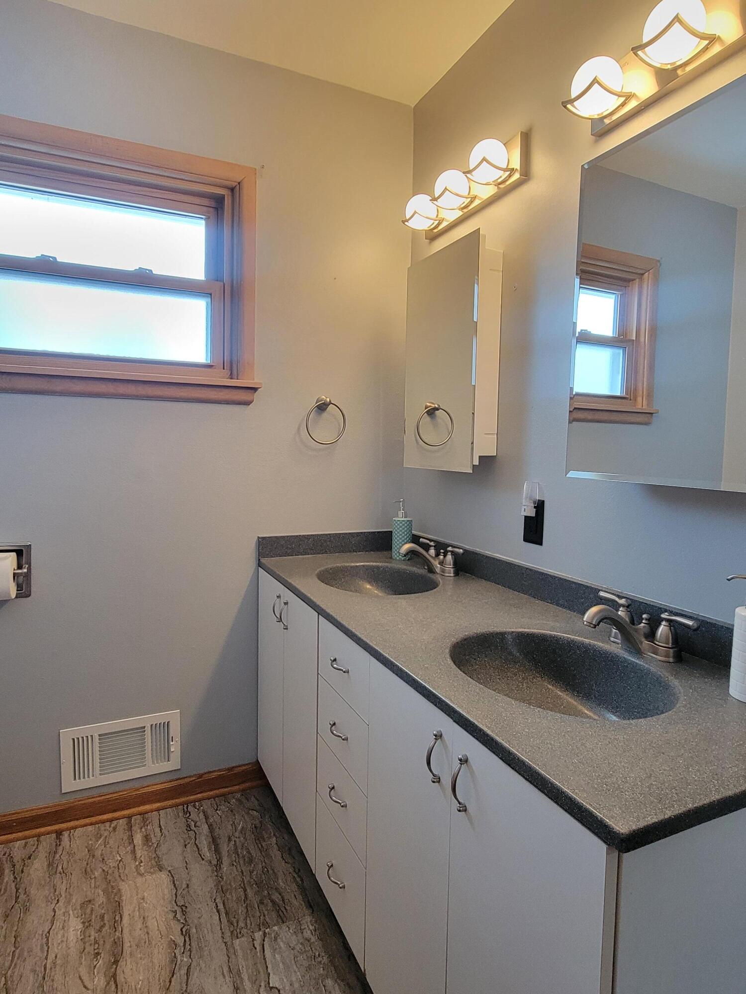 3381 South 75th Street Milwaukee, WI 53219 - Photo 11 of 36 20260103_111524