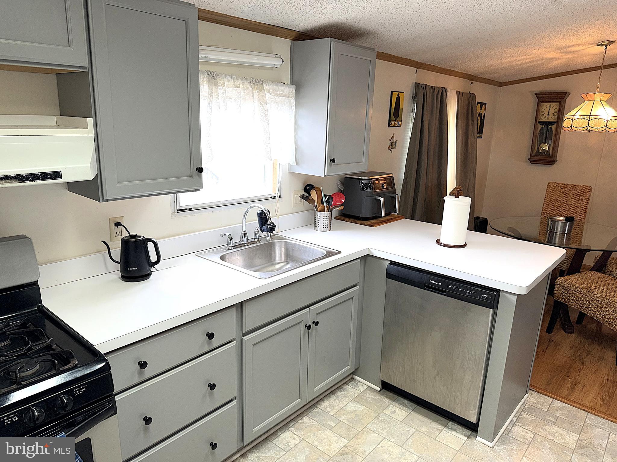 8423 Heartwood Road Jessup, MD 20794 - Photo 4 of 30